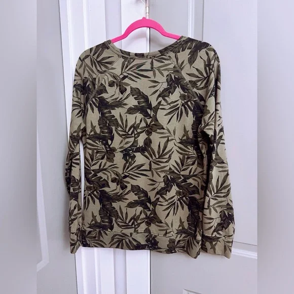 Old Navy Olive Green Tropical Print Pullover Sweater Size Large - Picture 4 of 4